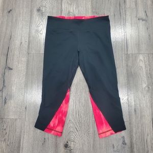 Under Armour | Black & Red Capris Leggings